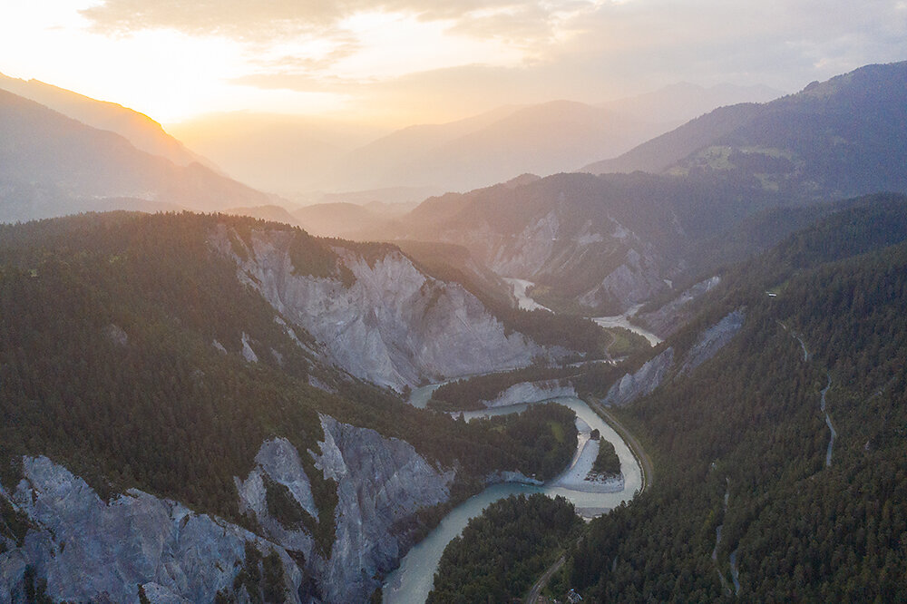 Rheinschlucht-Graubuenden.jpg